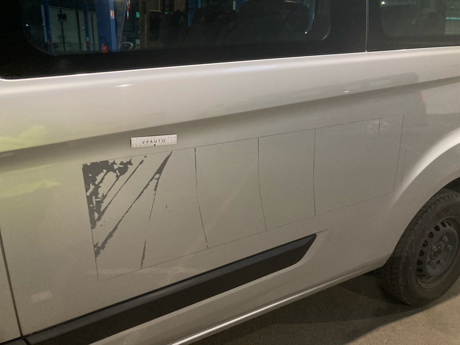 FORD Transit Custom Kombi 320 L2H1 2.0 EcoBlue 130 Trend Business 9pl 2023
