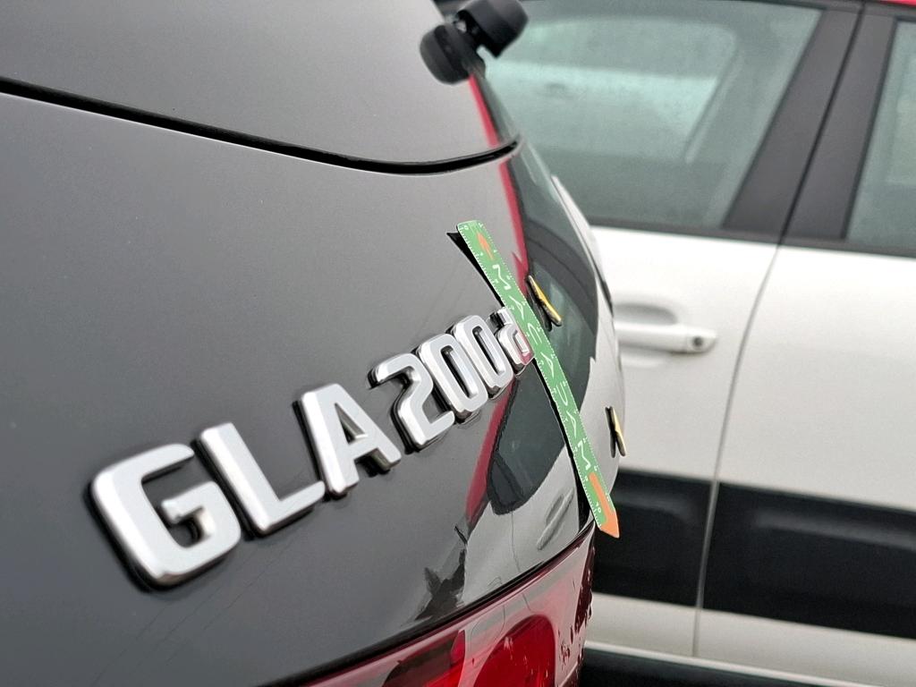 MERCEDES-BENZ GLA 200 d 8G-DCT AMG Line 2021