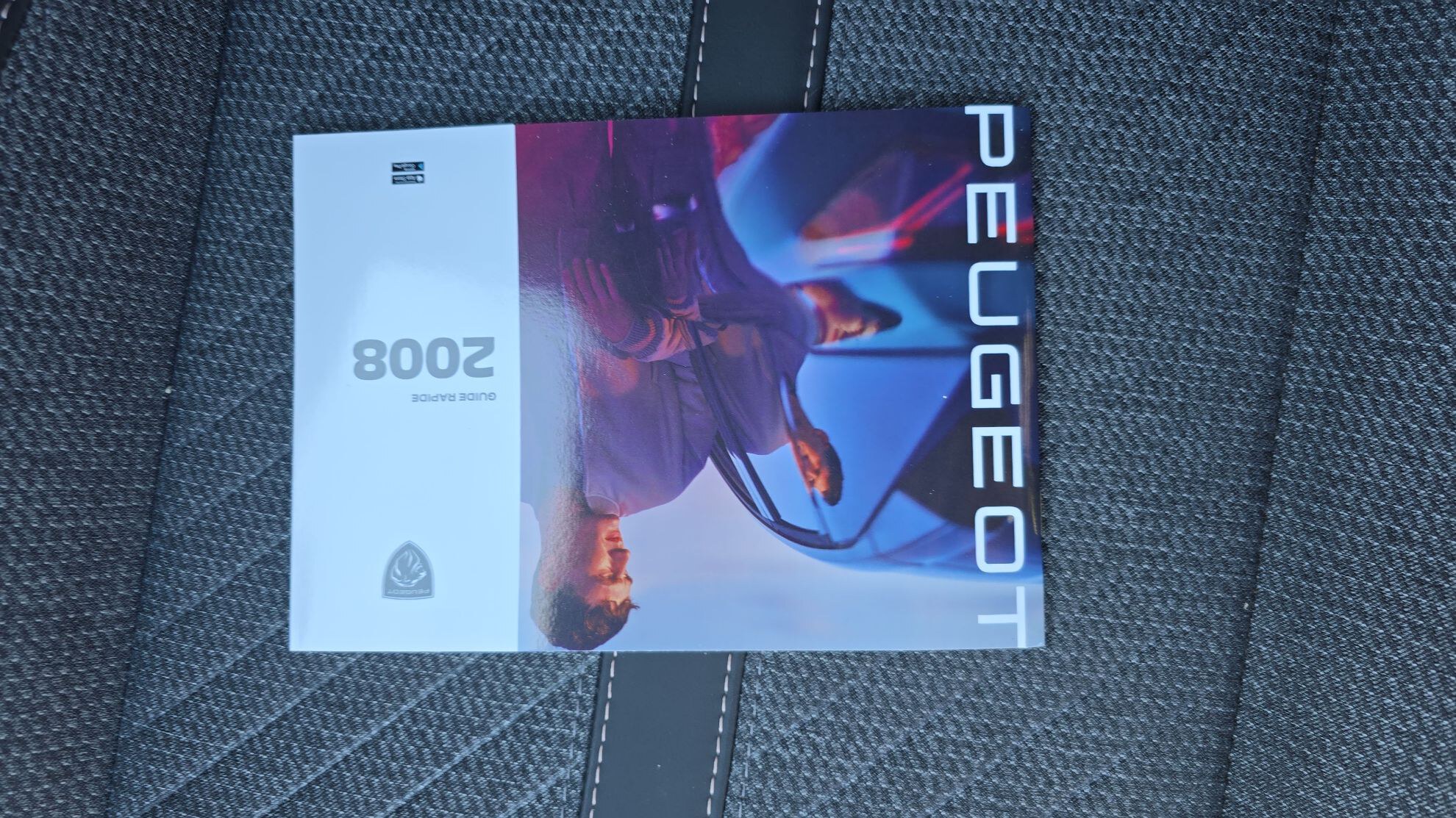 PEUGEOT 2008 Hybrid 145 e-DCS6 Allure 2025