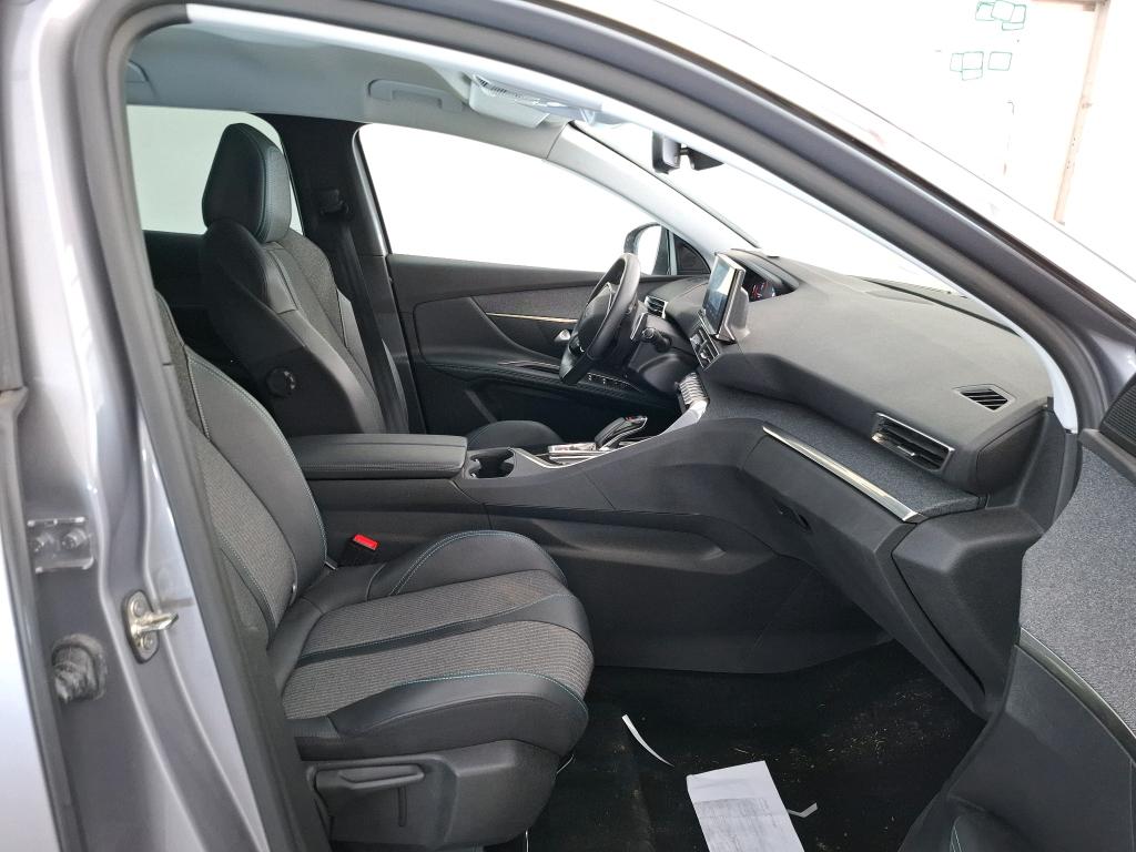 PEUGEOT 3008 Hybrid 225 e-EAT8 Allure Pack 2022