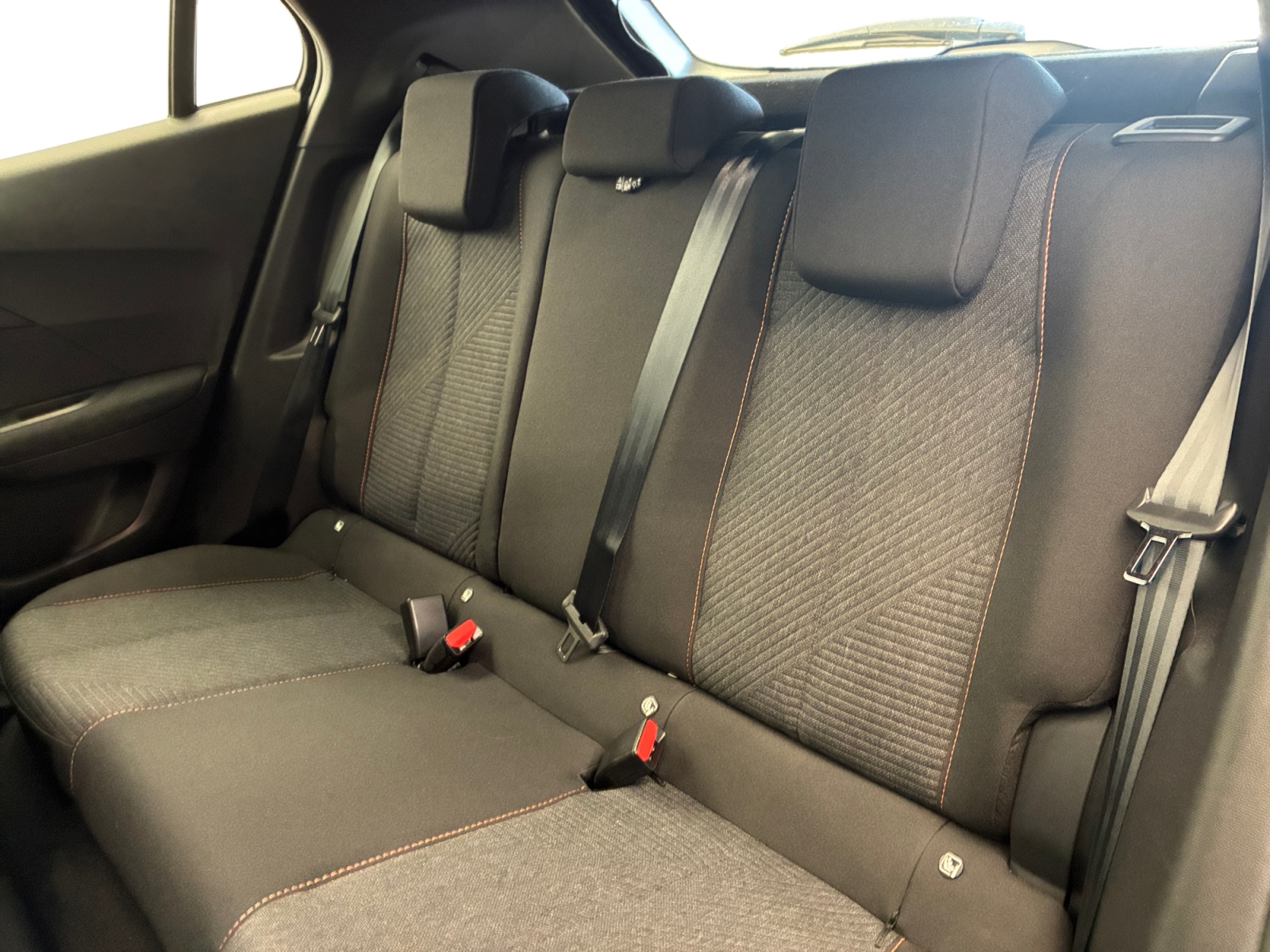 PEUGEOT 2008 Hybrid 145 ch e-DCS6 Style 2025