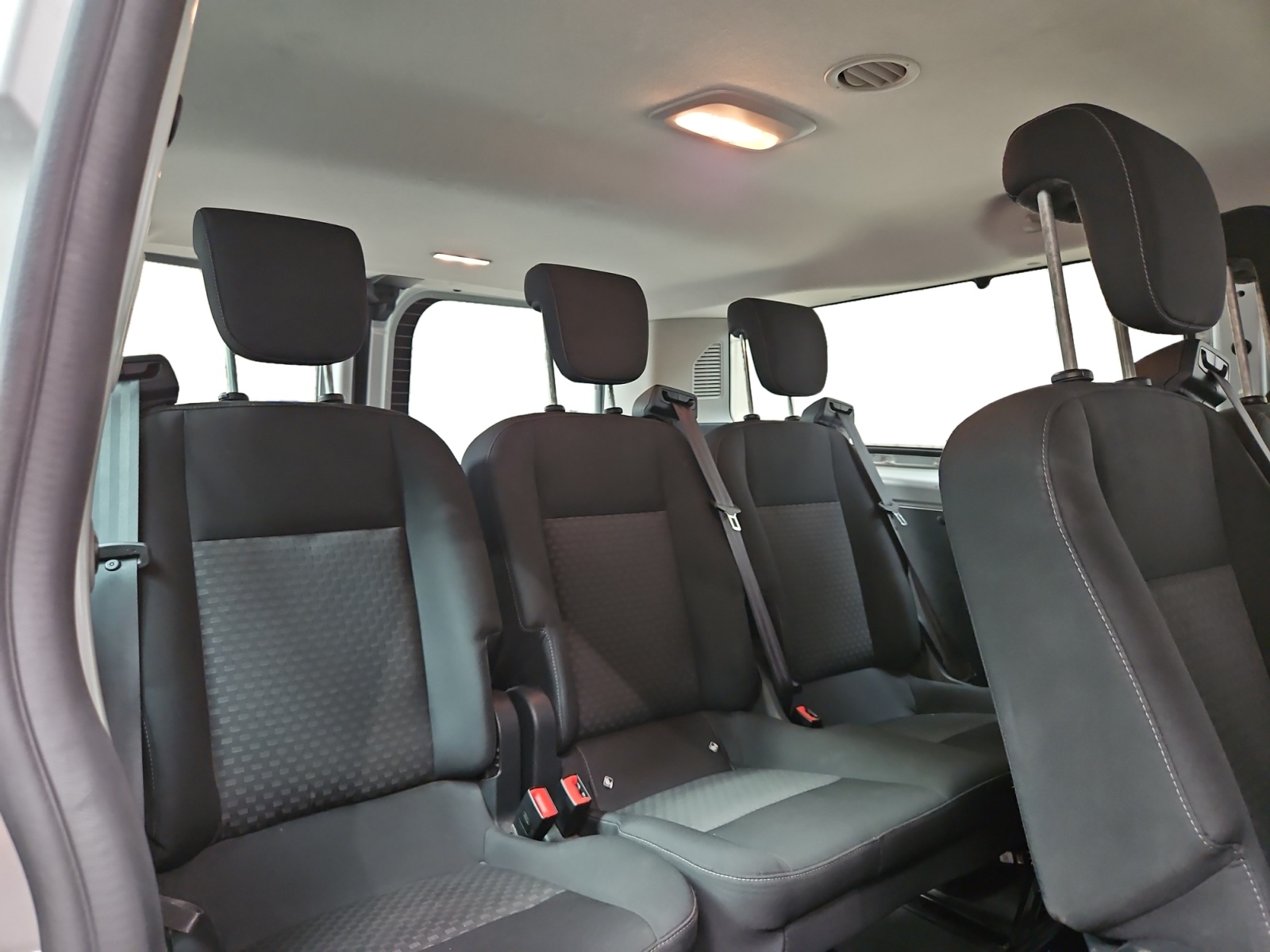 FORD Transit Custom 320 L2H1 2.0 EcoBlue 130 Trend Business 9pl 2023
