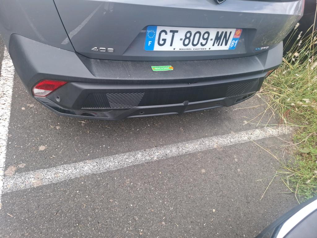 PEUGEOT 408 PHEV 180 e-EAT8 Allure 2024