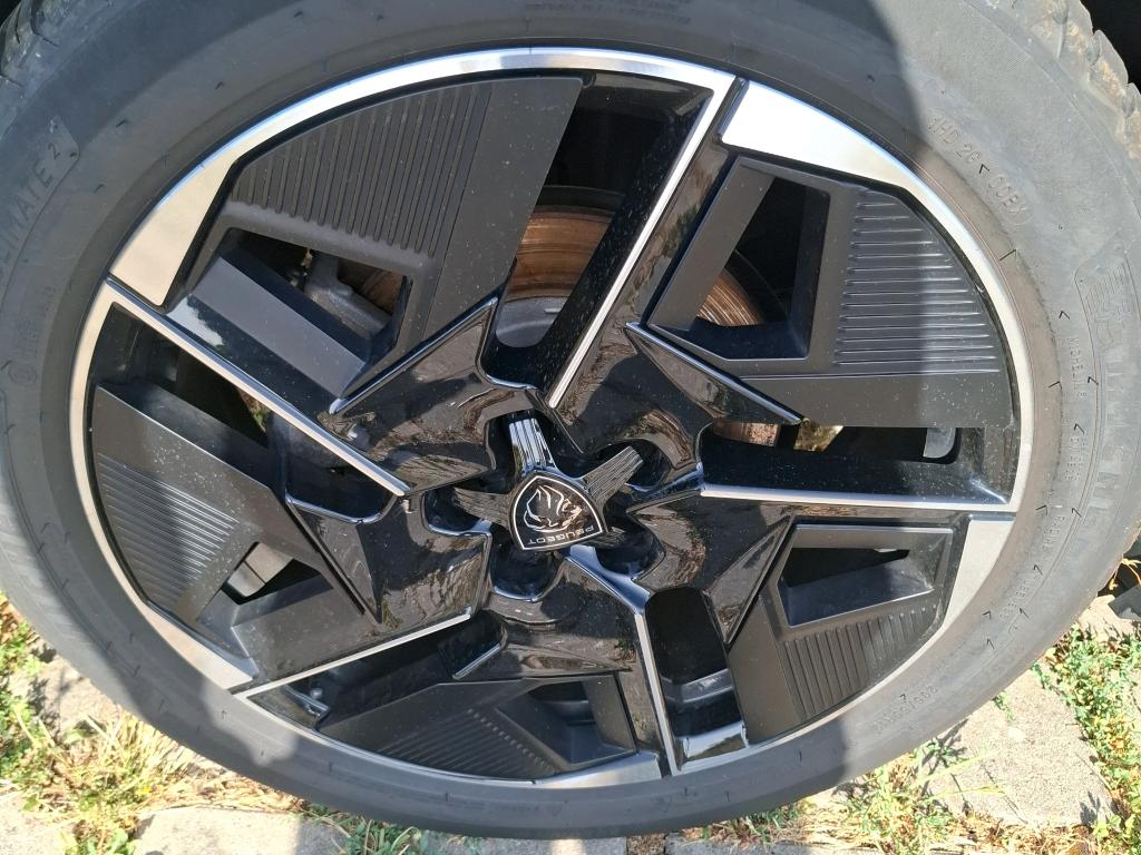 PEUGEOT 408 PHEV 225 e-EAT8 GT 2024