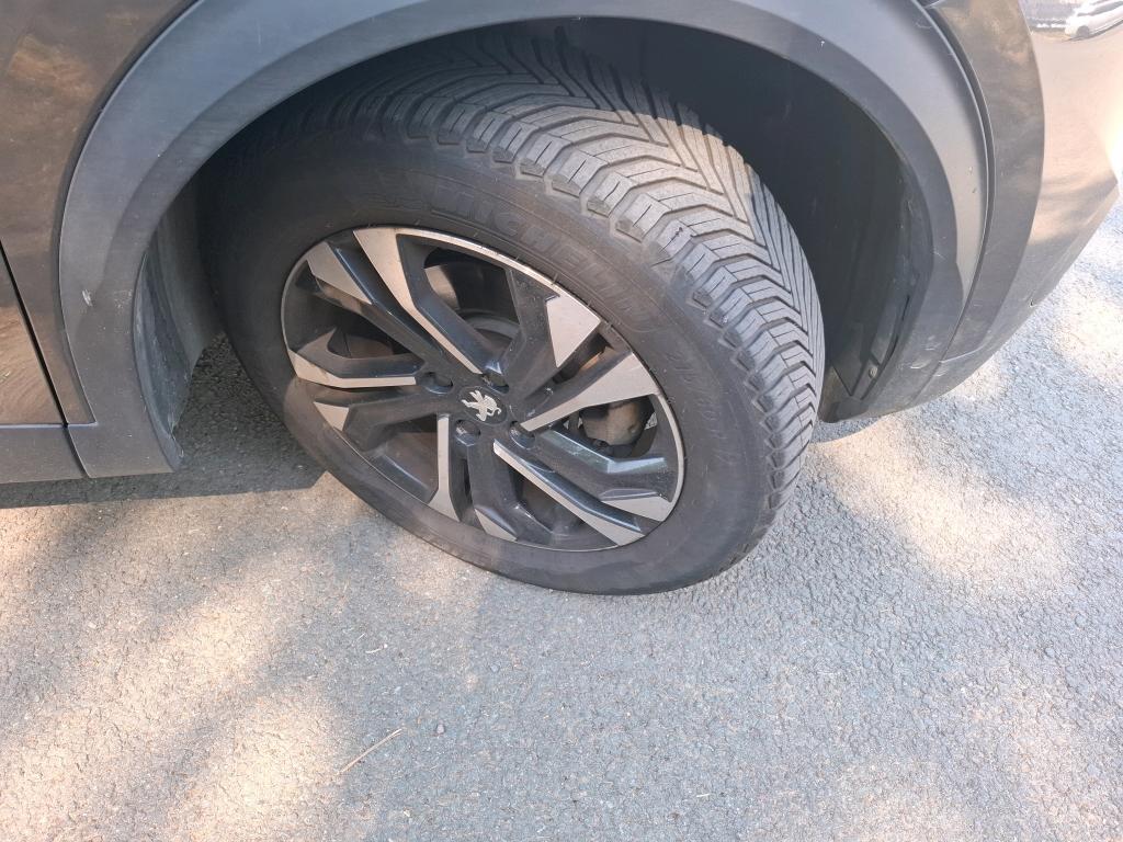 PEUGEOT 2008 BlueHDi 130 S&S EAT8 Allure Pack 2022
