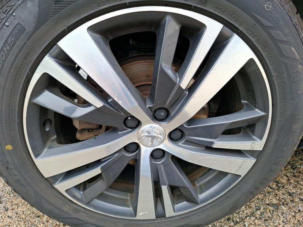 PEUGEOT 3008 Hybrid 225 e-EAT8 Allure 2022