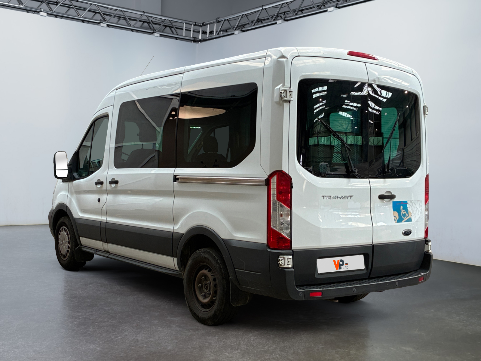 FORD TRANSIT KOMBI TPMR T330 L2H2 2.2 TDCi 125 Trend 2016