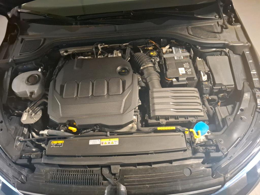 VOLKSWAGEN GOLF 2.0 TDI SCR 115 DSG7 Life Business 2022