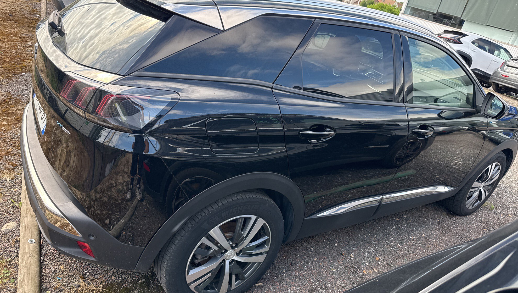 PEUGEOT 3008 Hybrid 225 e-EAT8 Allure 2021