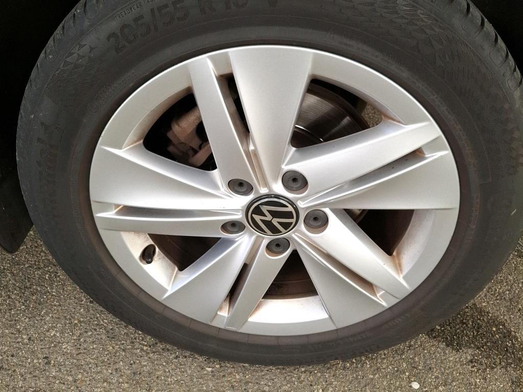 VOLKSWAGEN GOLF 1.0 eTSI OPF 110 DSG7 Life Business 2022