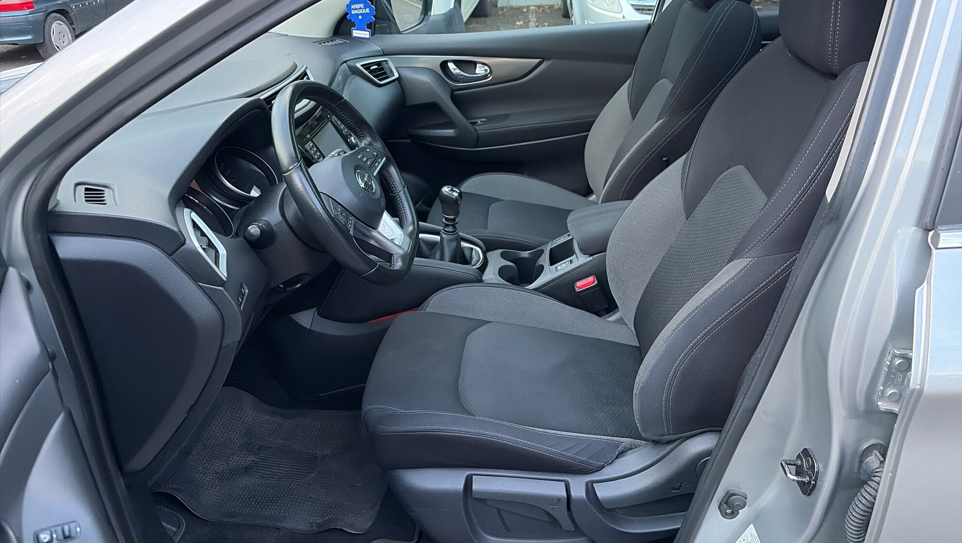 NISSAN  2018