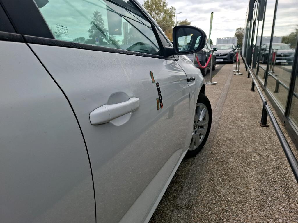 RENAULT MEGANE SOCIETE IV BLUE DCI 115 - 21N AIR NAV 2P 2022
