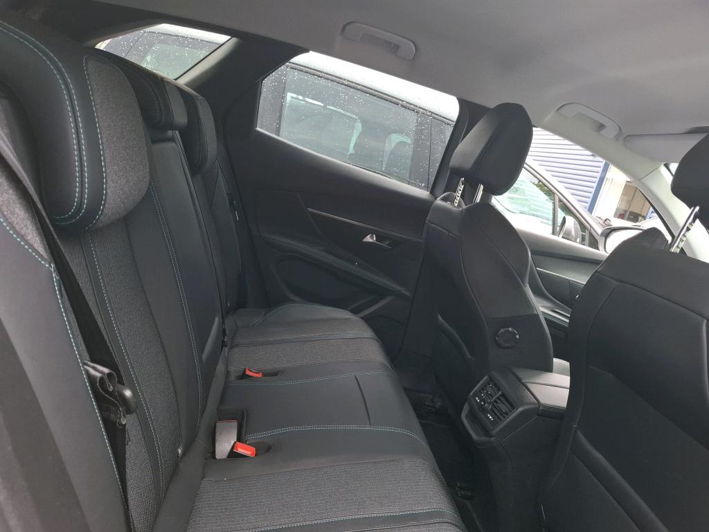 PEUGEOT 3008 Hybrid 225 e-EAT8 Allure 2022