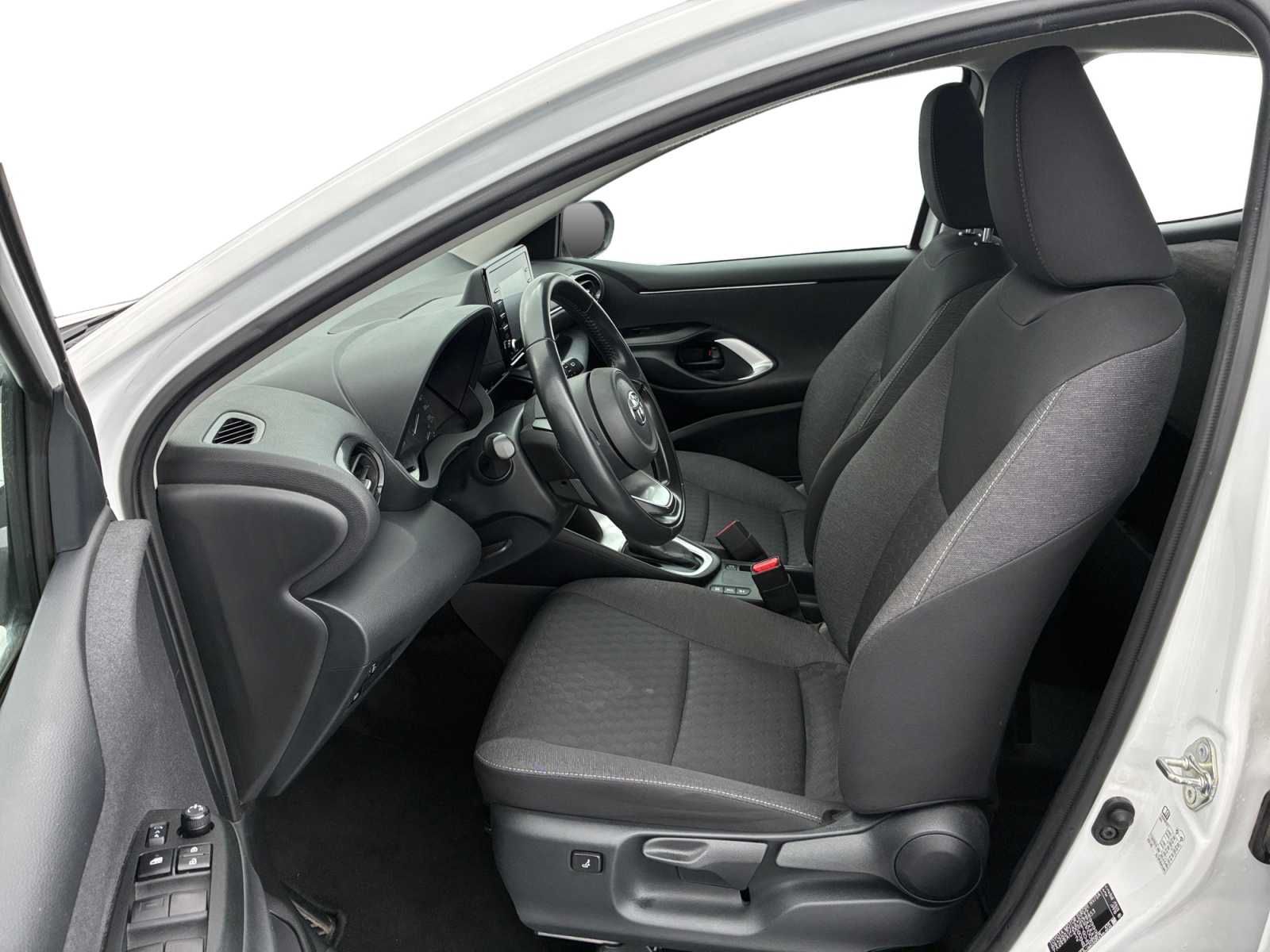 TOYOTA YARIS AFFAIRES HYBRIDE 116H DYNAMIC BUSINESS + PROGRAMME BEYOND ZERO ACADEMY 2024