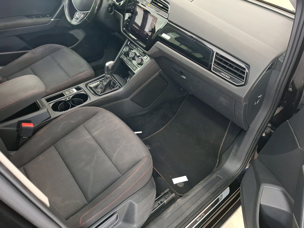 VOLKSWAGEN TOURAN 1.4 TSI 150 BMT DSG7 7pl Sound 2018