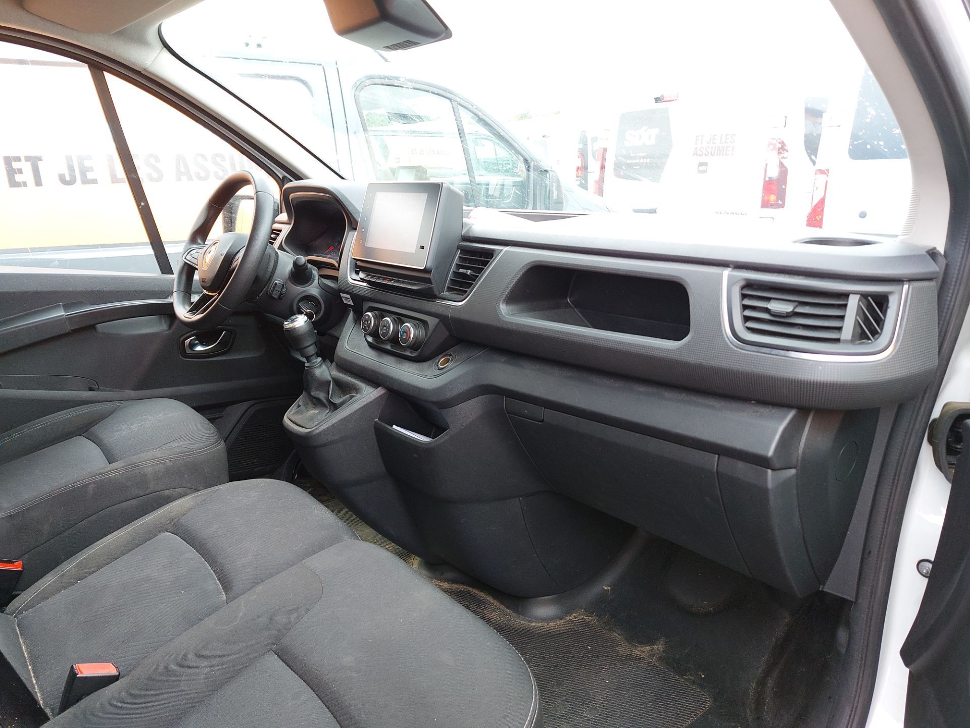 RENAULT TRAFIC FOURGON L2H1 3000 KG BLUE DCI 130 GRAND CONFORT 2023