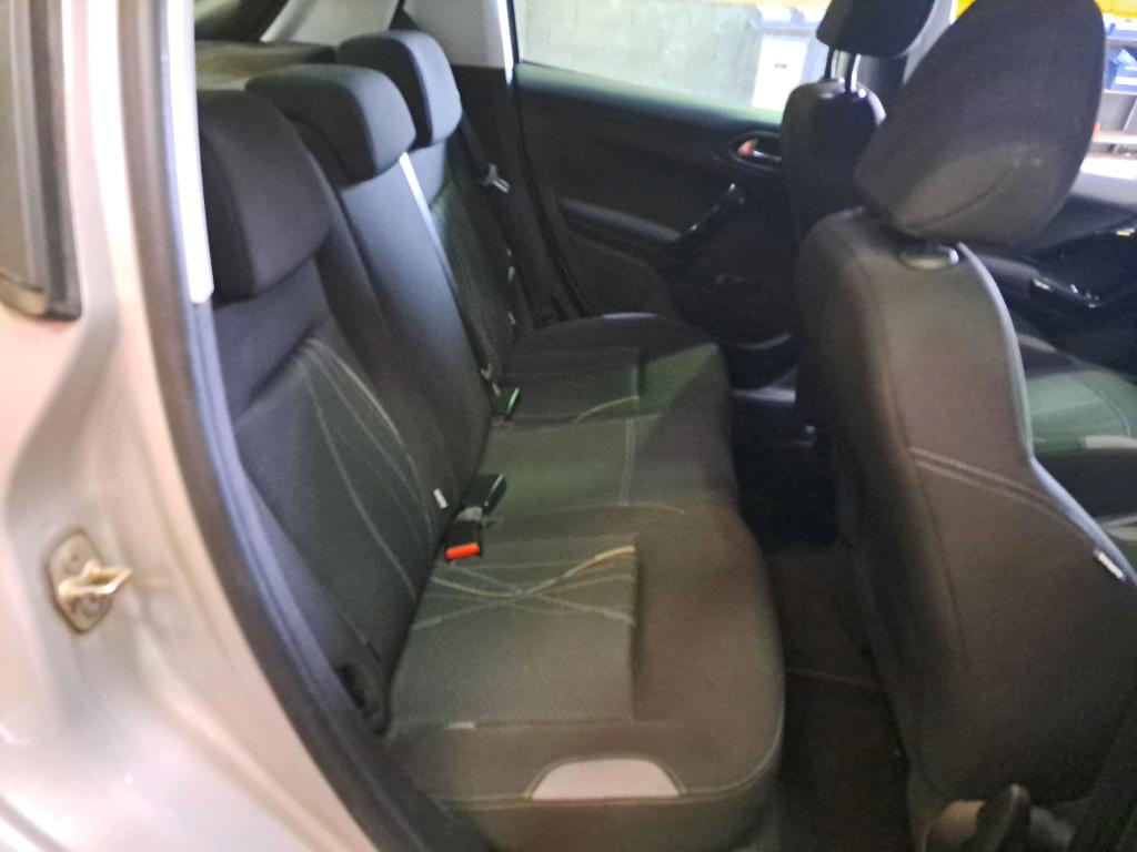 PEUGEOT 208 1.6 e-HDi 92ch FAP BVM5 Active 2012