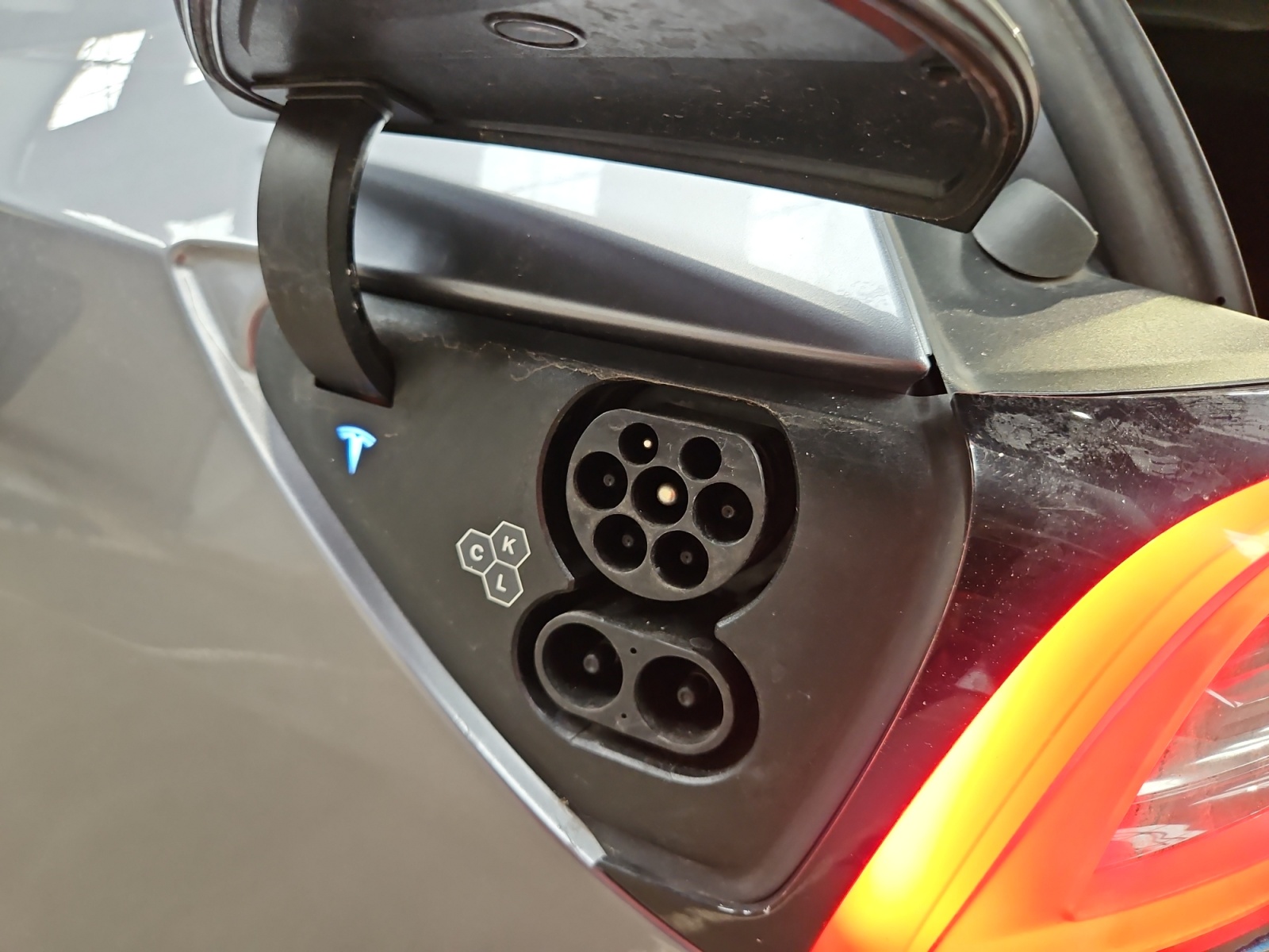 TESLA MODEL Y Standard RWD 2024