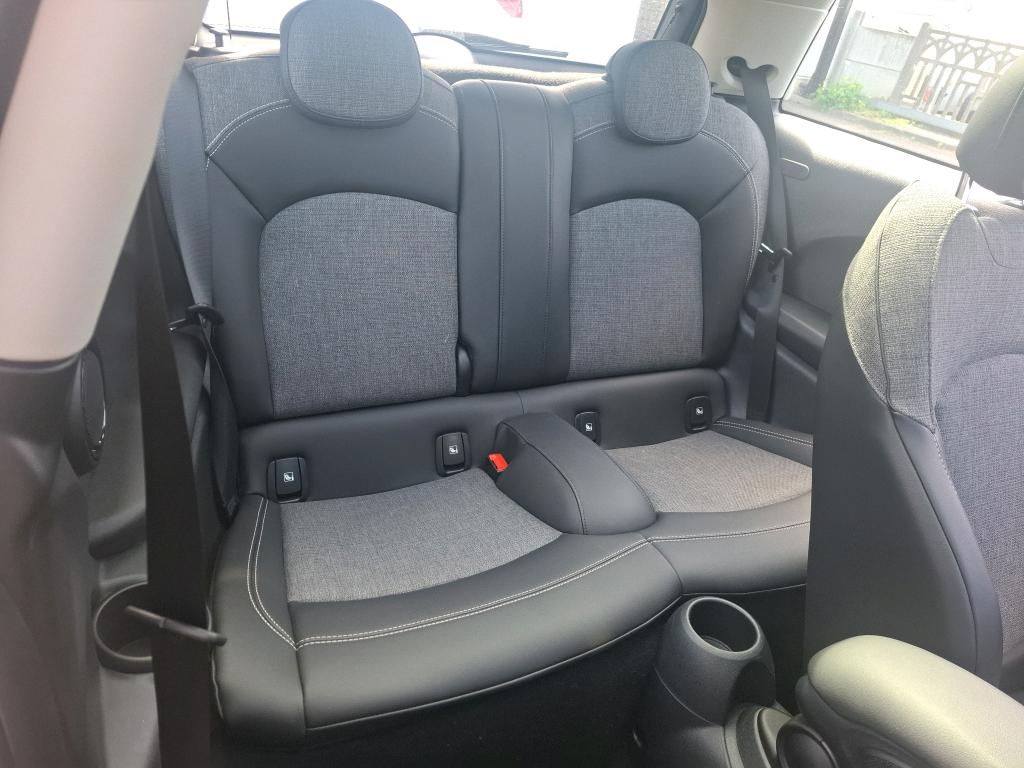 MINI HATCH 3 Portes Cooper 136 ch BVA7 Edition Camden 2023