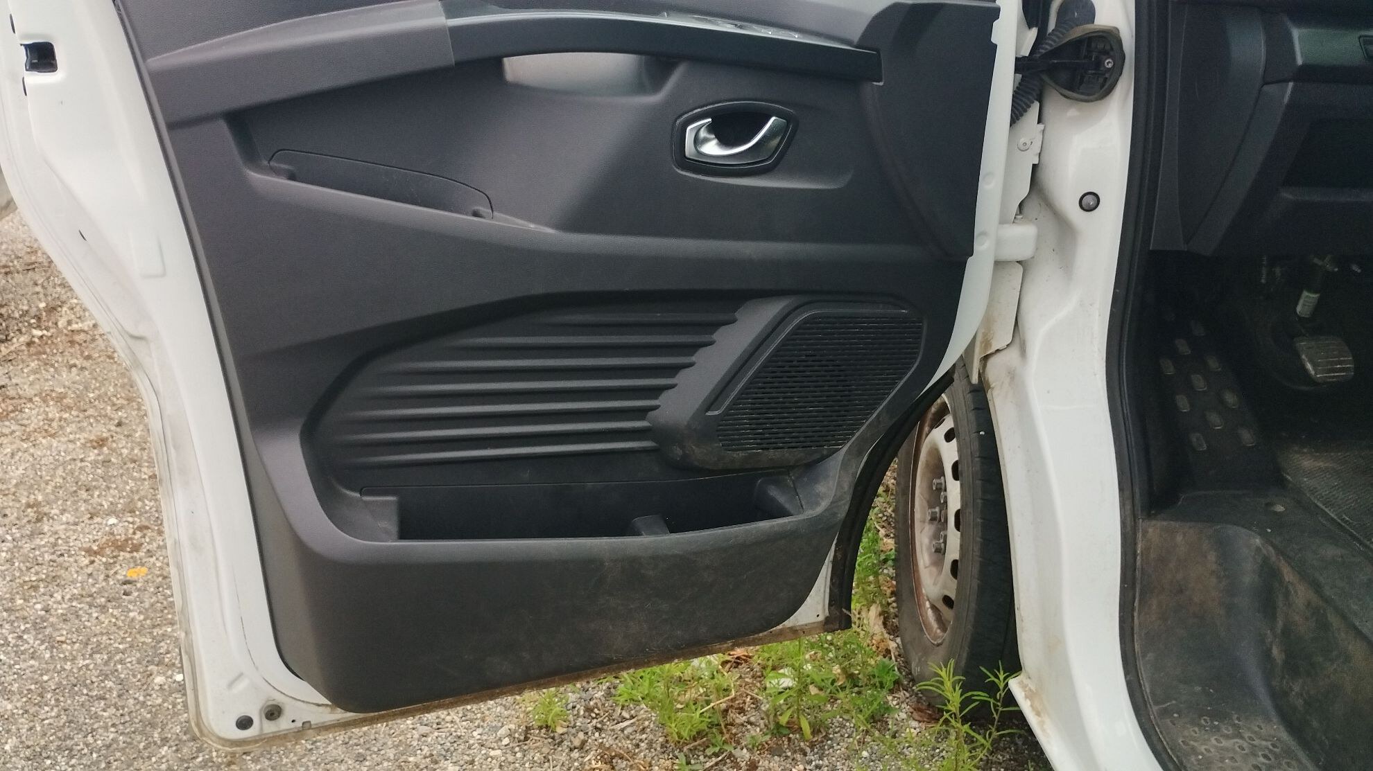RENAULT TRAFIC FOURGON FG BLUE DCI 130 L1H1 2T8 GSR2 EXTRA 2024