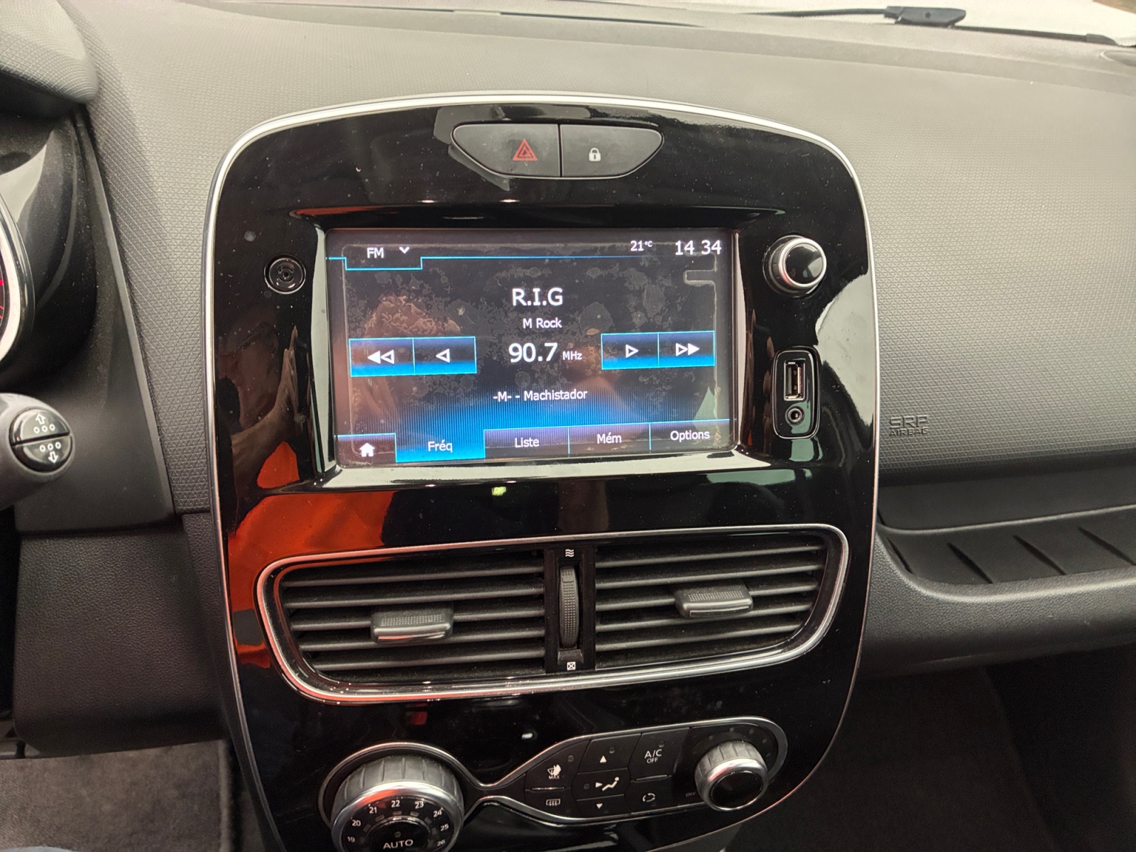 RENAULT Clio dCi 90 E6C Intens Intens 2019
