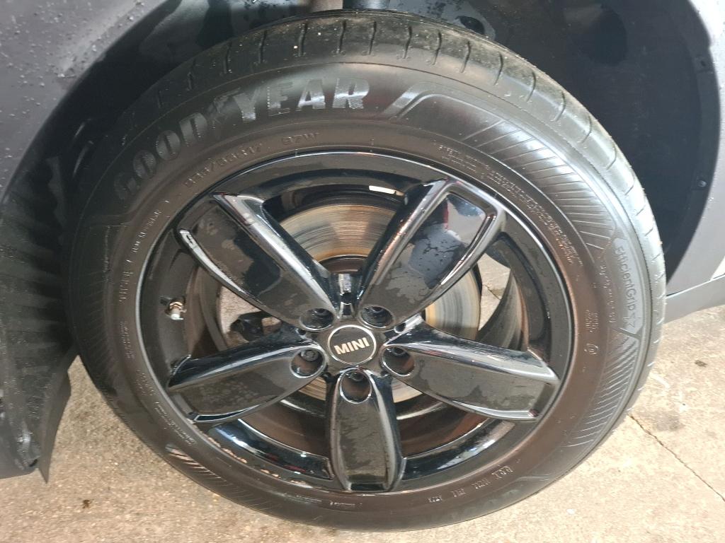 MINI COUNTRYMAN F60 LCI 136 ch BVA7 Cooper Essential 2023
