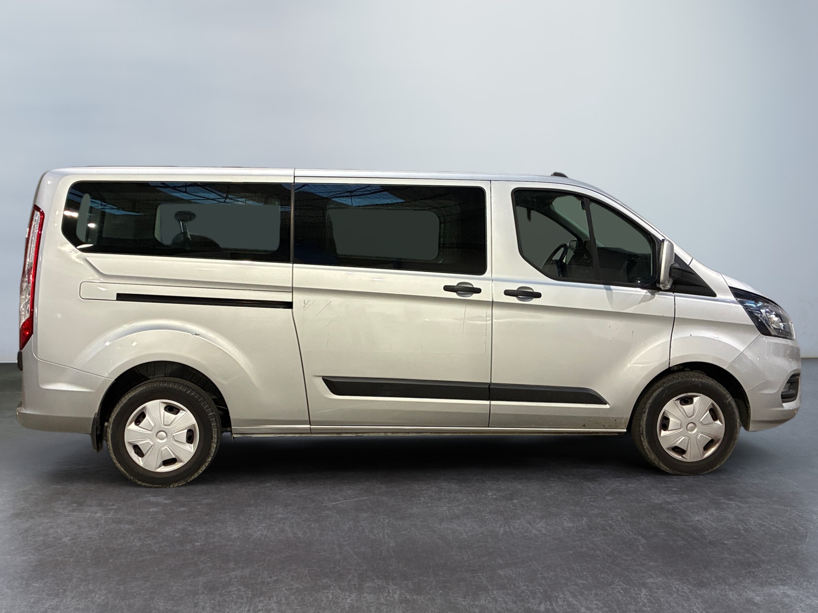 FORD Transit Custom 320 L2H1 2.0 EcoBlue 130 Trend Business 9pl 2021