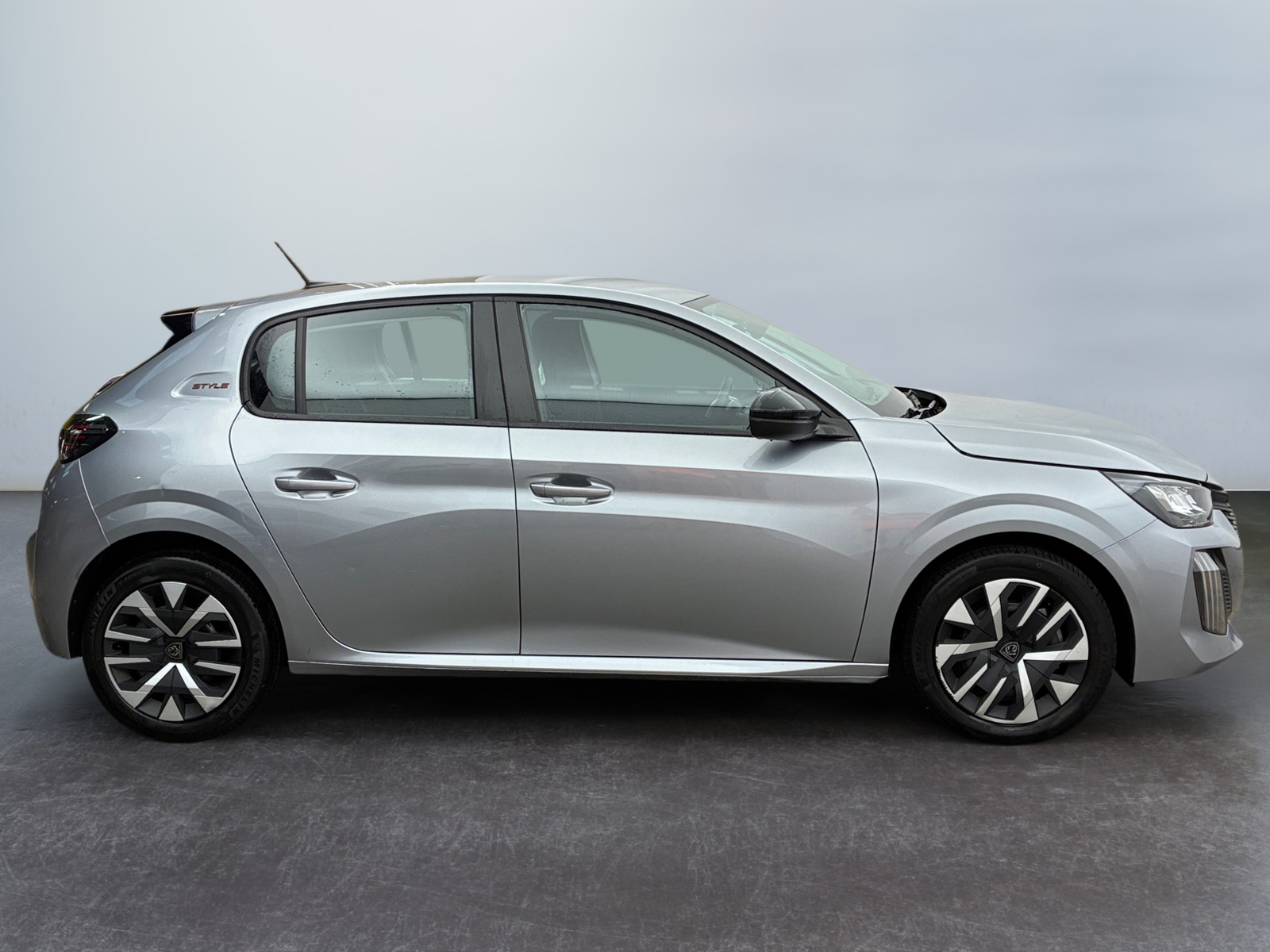 PEUGEOT 208 PureTech 100 S&S BVM6 Style 2025