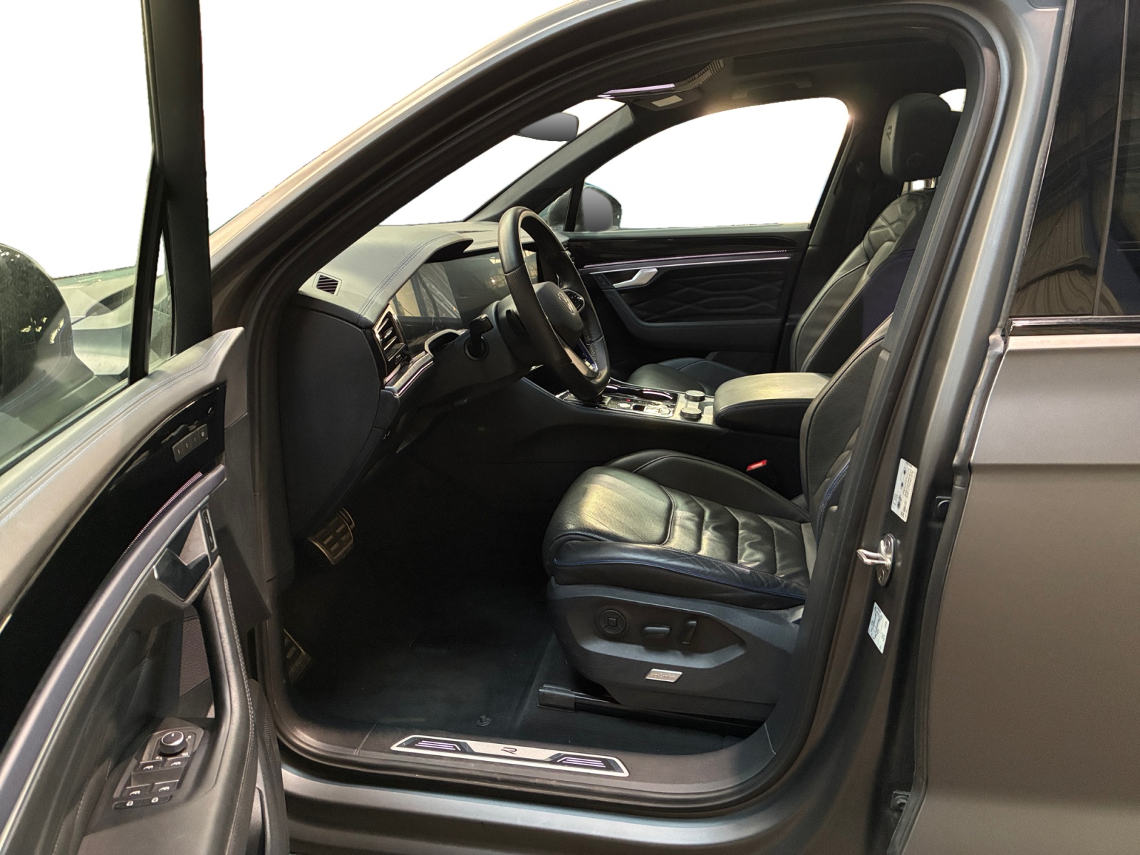 VOLKSWAGEN TOUAREG 3.0 TSI eHybrid 462 ch Tiptronic 8 4Motion R 2023