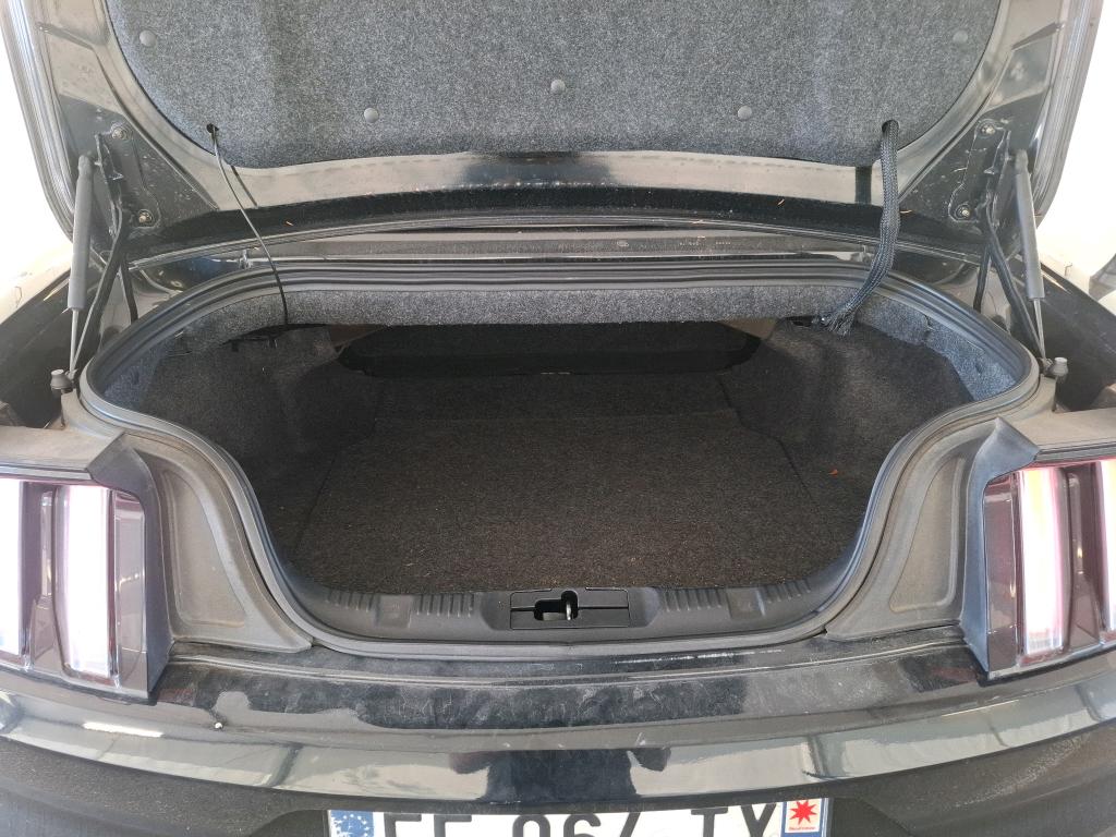 FORD MUSTANG CONVERTIBLE V8 5.0 421 GT A 2016