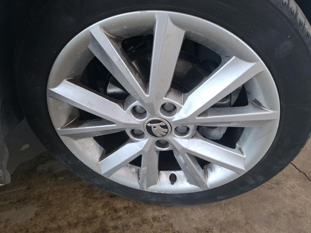 SKODA FABIA 1.0 MPI 60 ch BVM5 Clever 2018