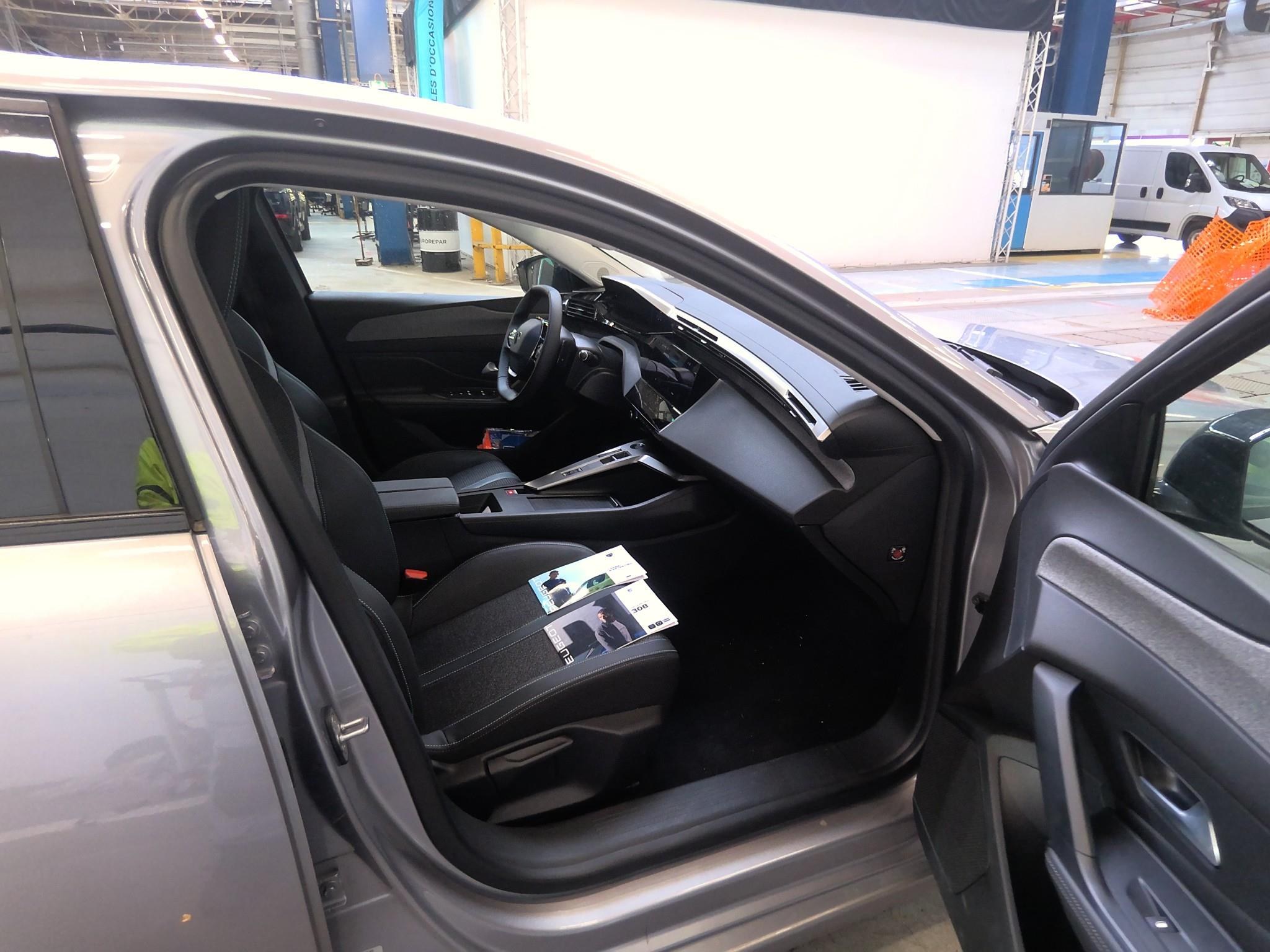 PEUGEOT 308 Hybrid 145 e-DCS6 Allure 2025
