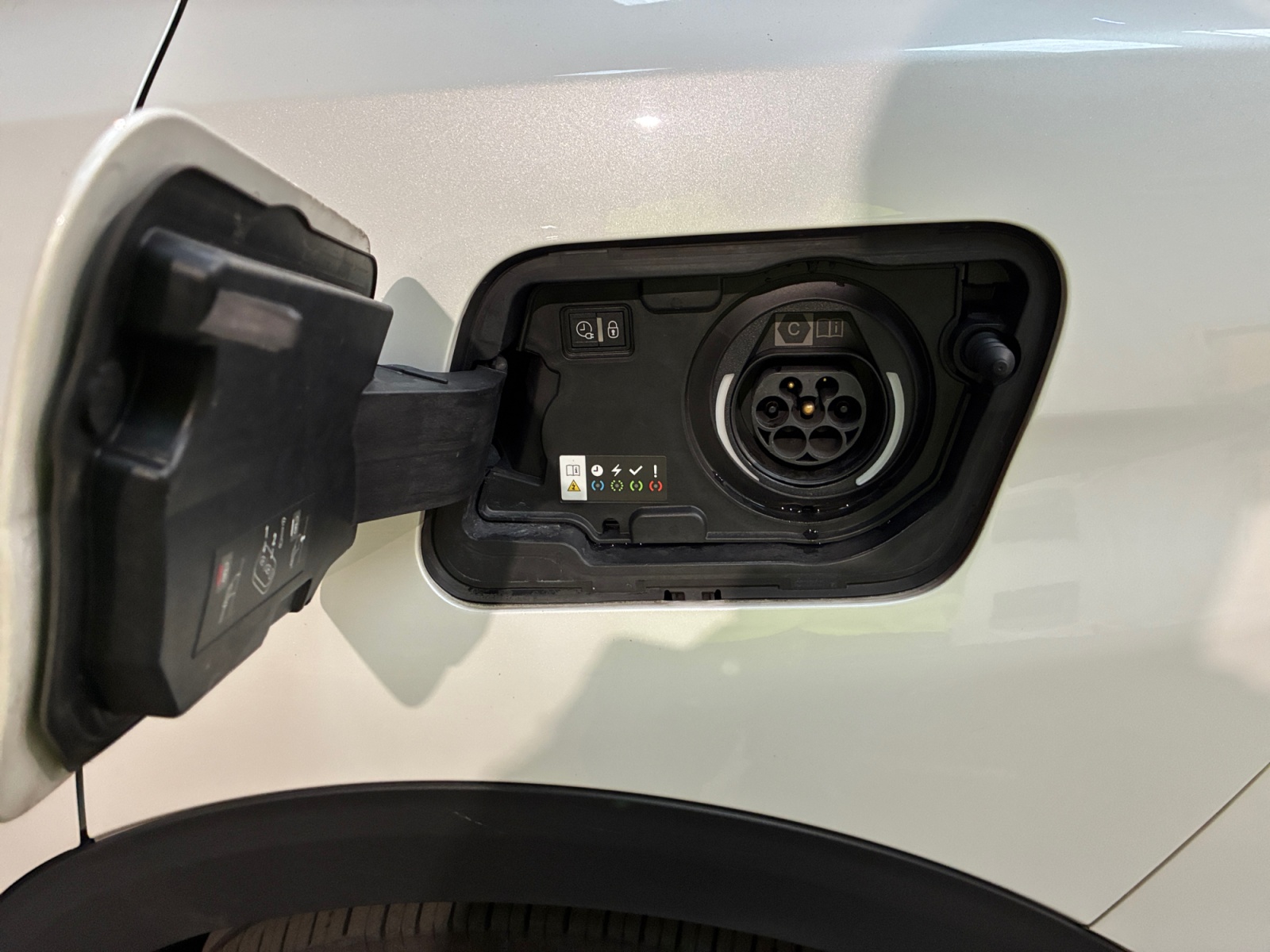 PEUGEOT 3008 Hybrid 225 e-EAT8 Allure Pack 2022