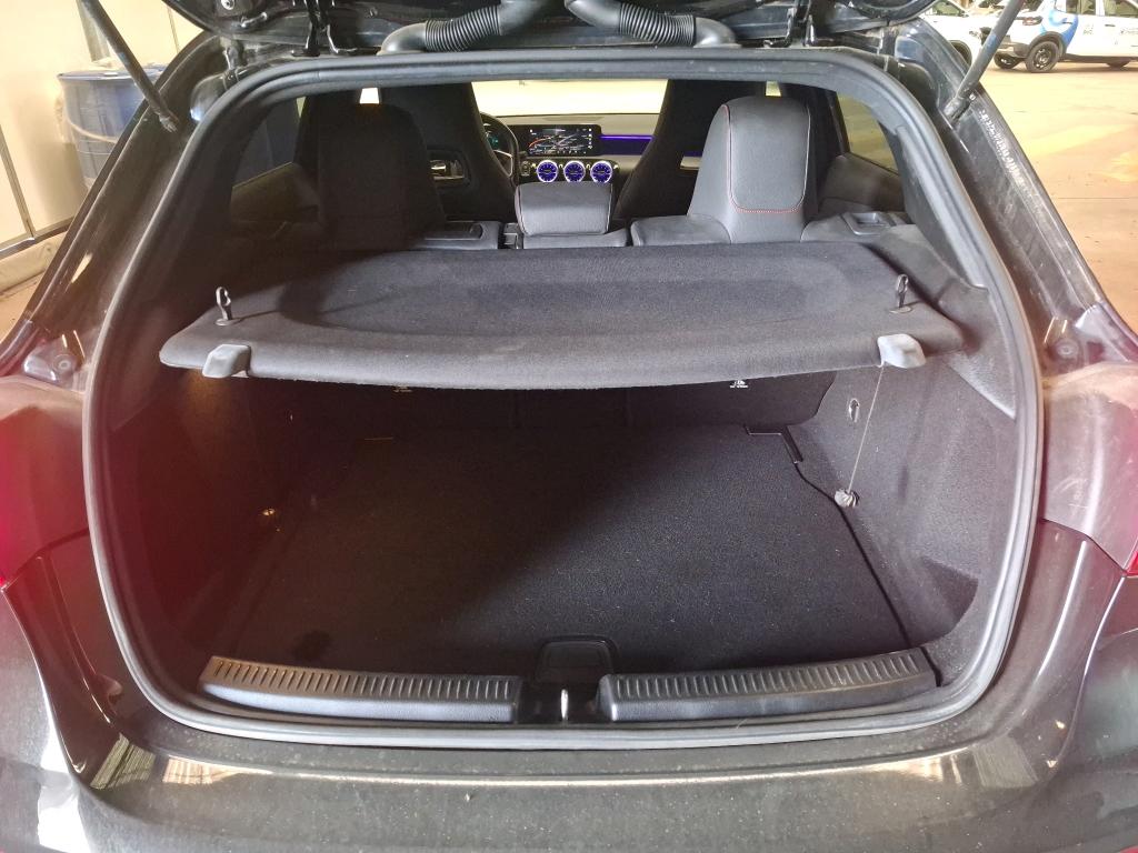 MERCEDES-BENZ MERCEDES CLASSE A 180 d 8G-DCT AMG Line 2021