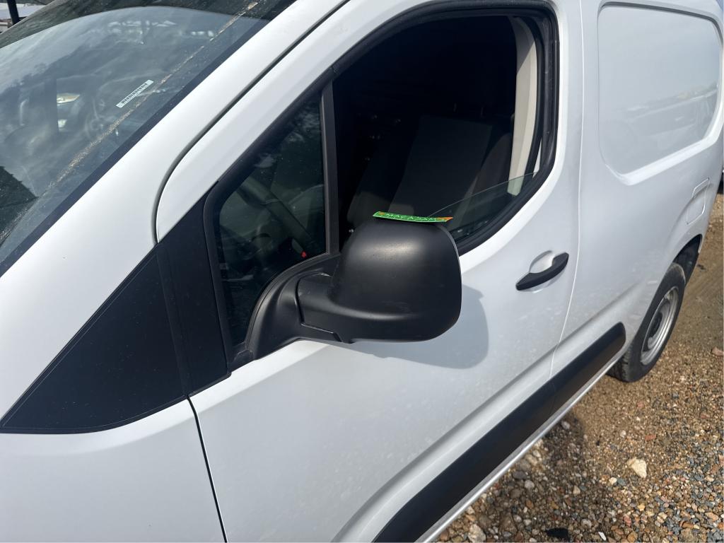 OPEL COMBO CARGO 1.5 100 CH S/S L1H1 BVM6 STANDARD PACK CLIM 2022