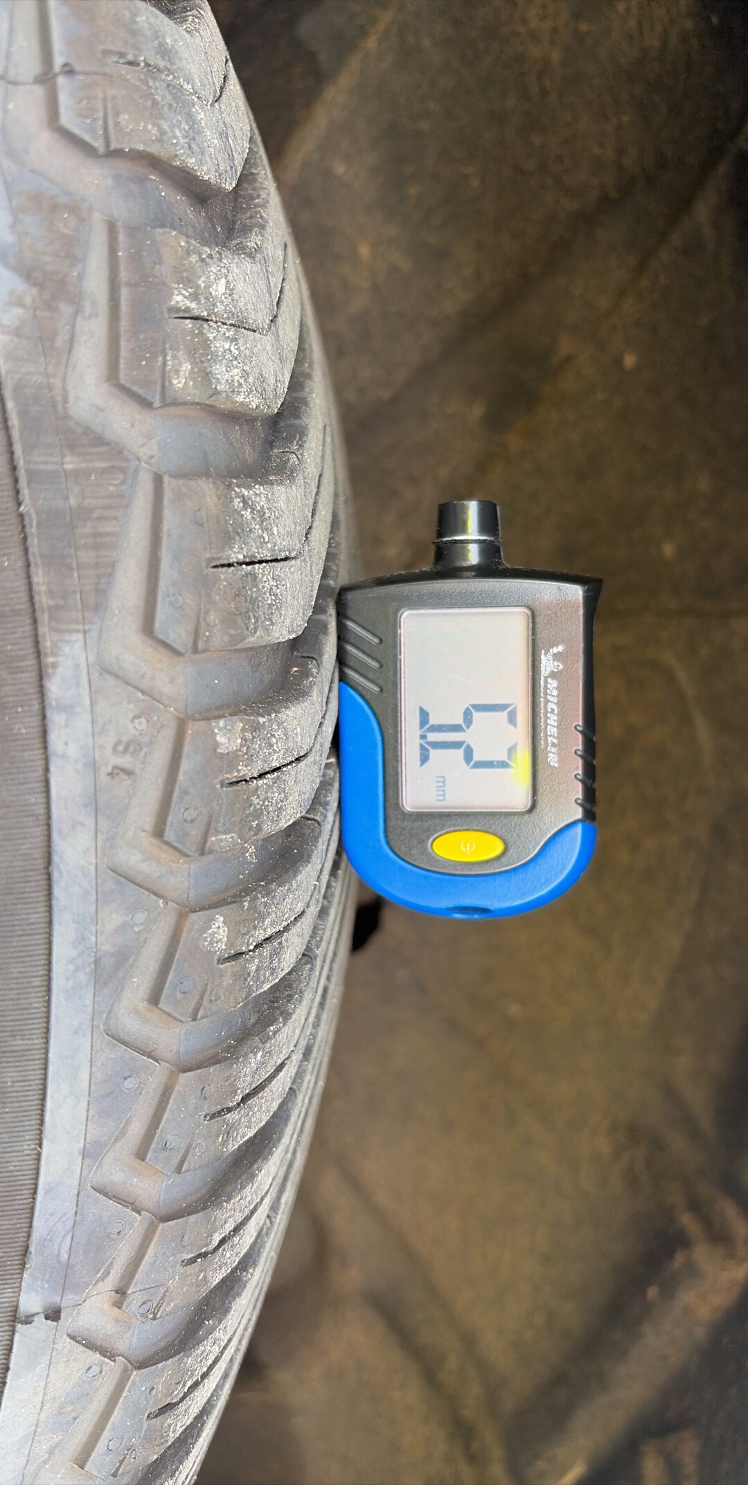 VOLVO XC40 B3 163 ch DCT7 Plus 2025