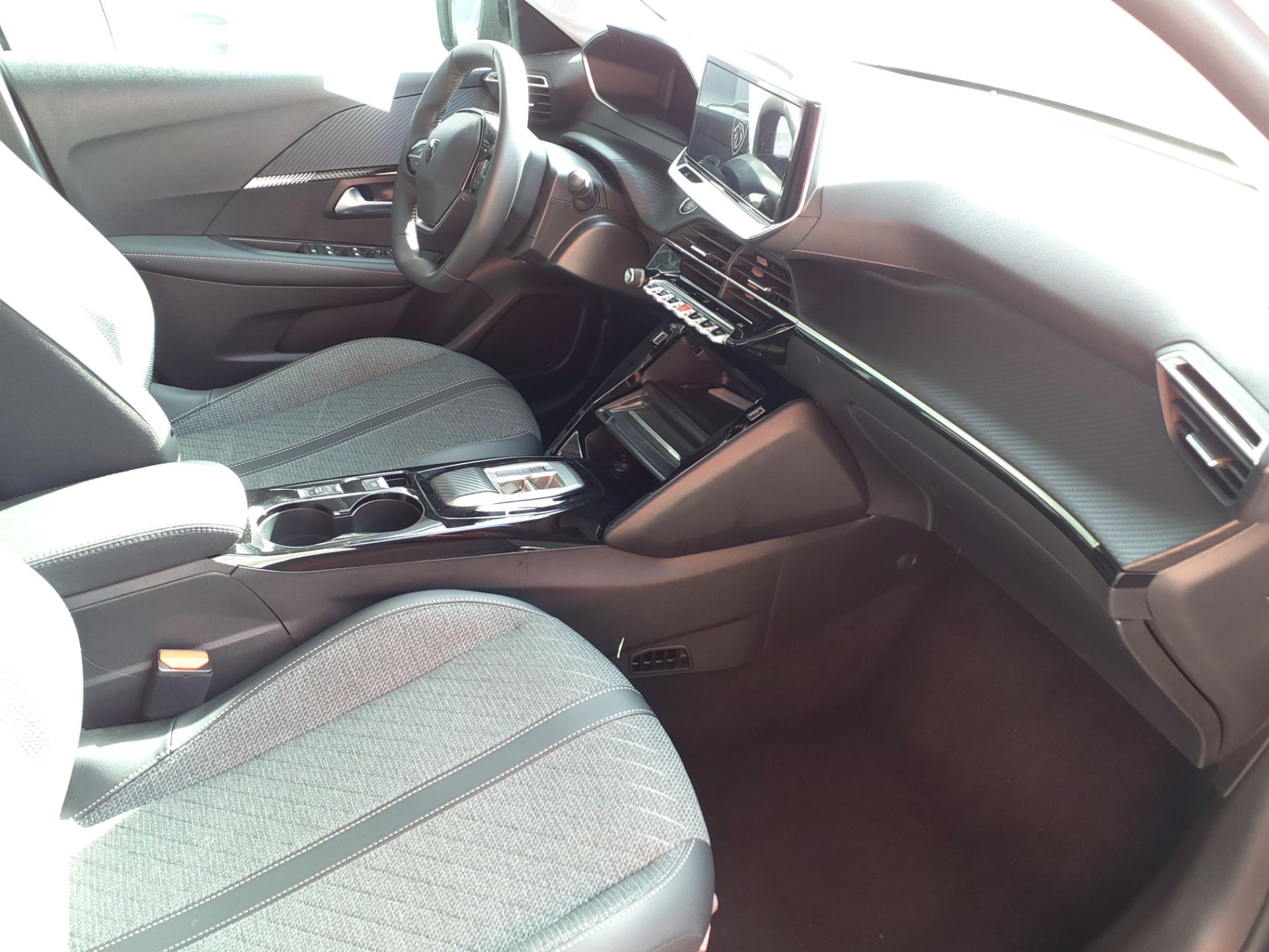 PEUGEOT 208 Hybrid 110 ch e-DCS6 Allure 2026