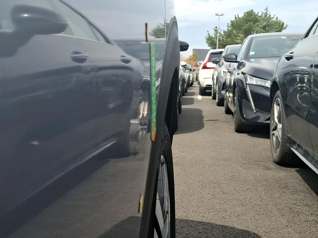 PEUGEOT 3008 Hybrid 180 e-EAT8 Active Pack 2023