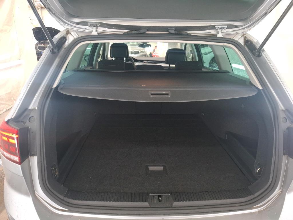 VOLKSWAGEN PASSAT SW 2.0 TDI EVO SCR 150 DSG7 Life Plus 2023