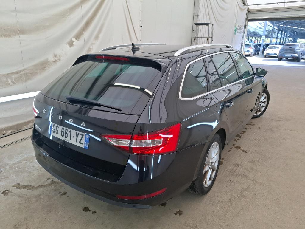 SKODA SUPERB COMBI 2.0 TDI 150 SCR DSG7 Business 2022