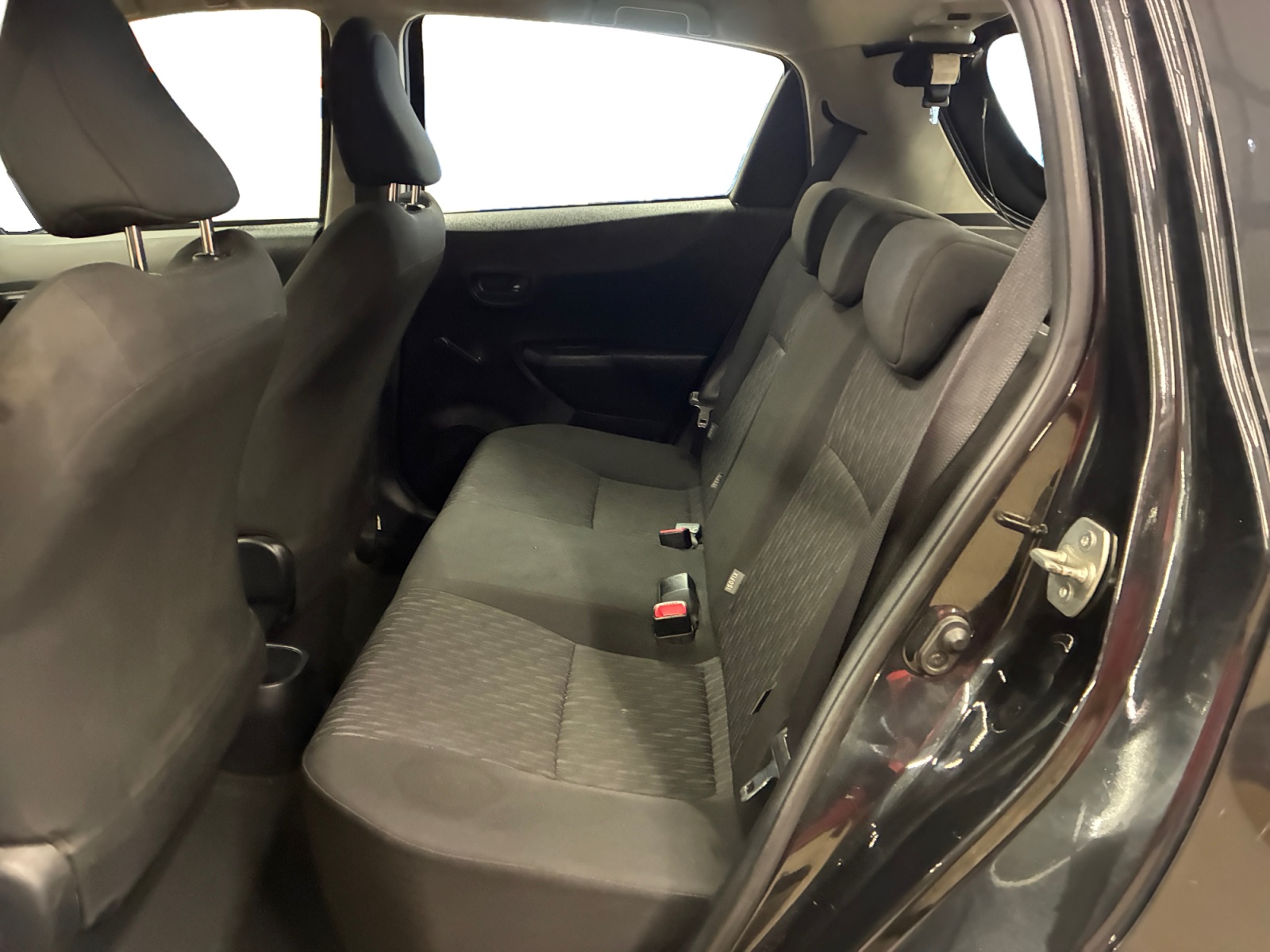 TOYOTA Yaris 69 VVT-i Active 2014