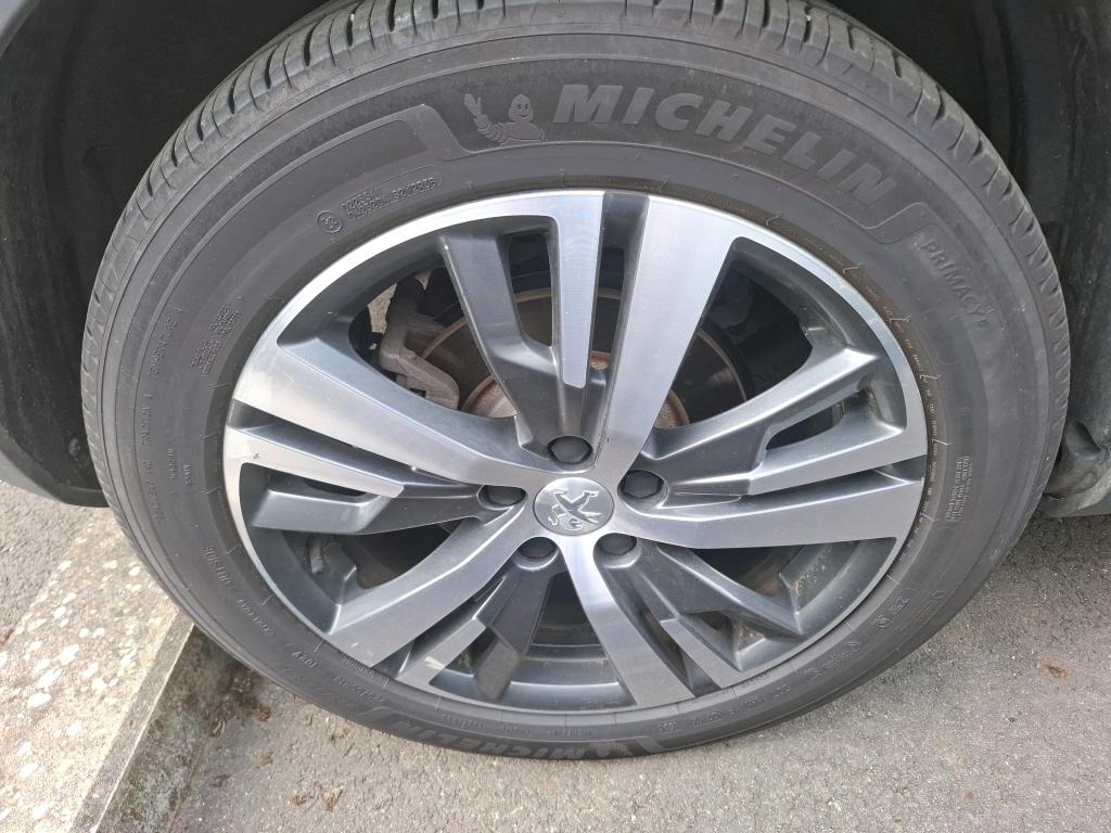 PEUGEOT 3008 Hybrid 225 e-EAT8 Allure Pack 2022