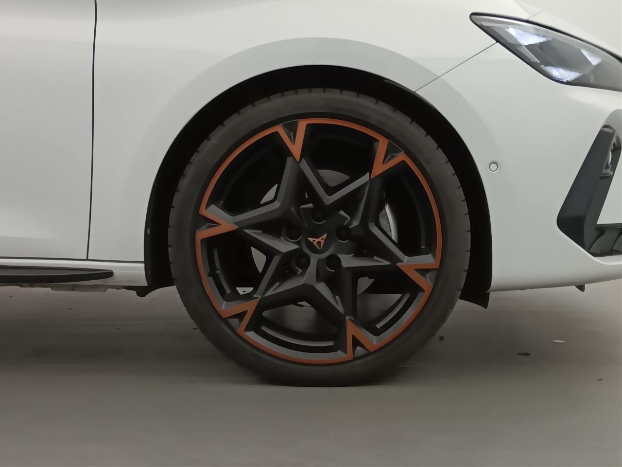 CUPRA Leon 1.5 eTSI Hybrid150 ch DSG7 V 2025
