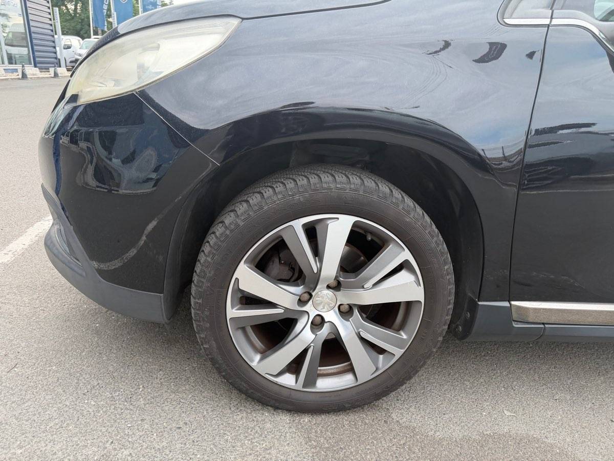PEUGEOT 2008 1.6 e-HDi 115ch FAP BVM6 Féline Titane Féline Titane 2013