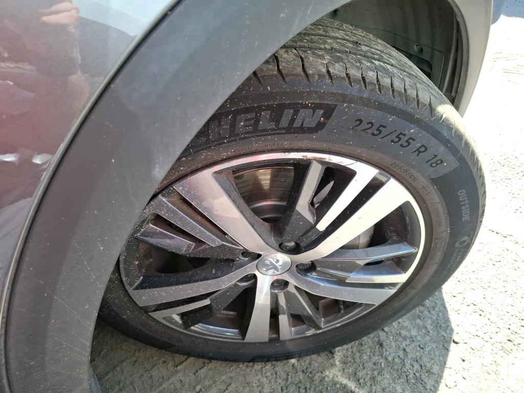 PEUGEOT 3008 Hybrid 225 e-EAT8 Allure Pack 2022