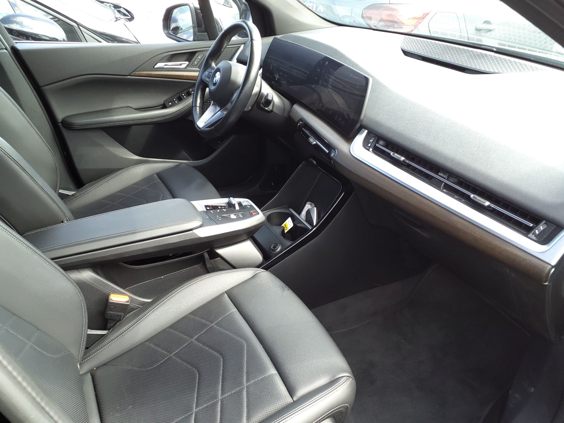 BMW SERIE 2 ACTIVE TOURER 218i 136 ch DKG7 Luxury 2024