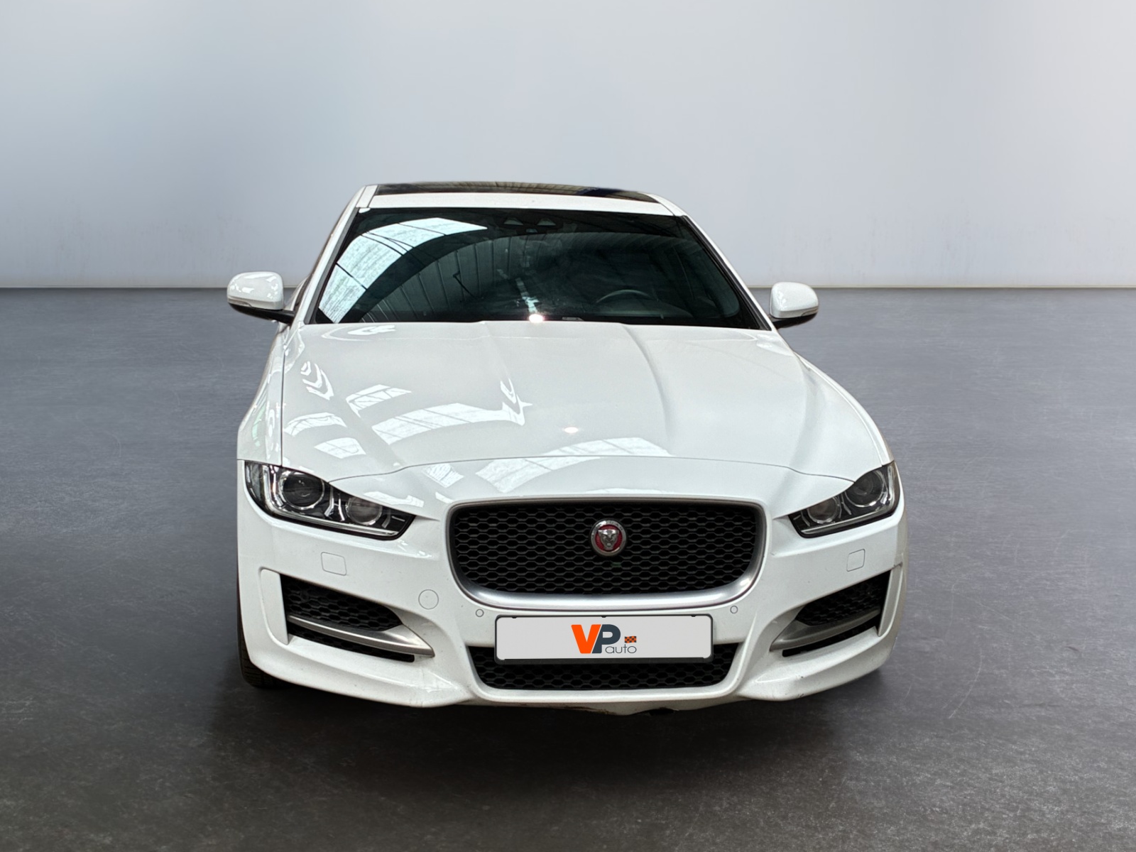 JAGUAR XE 2.0 D - 180 ch BVA R-Sport 2017