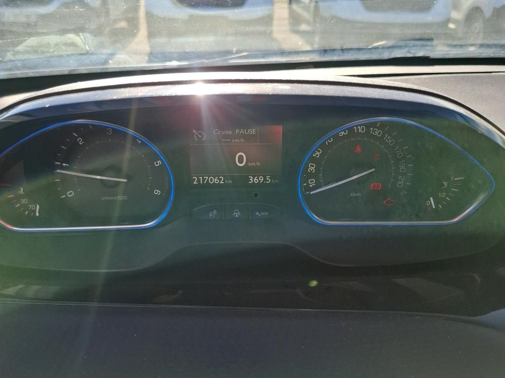 PEUGEOT 2008 1.6 e-HDi 115ch FAP BVM6 Allure 2014