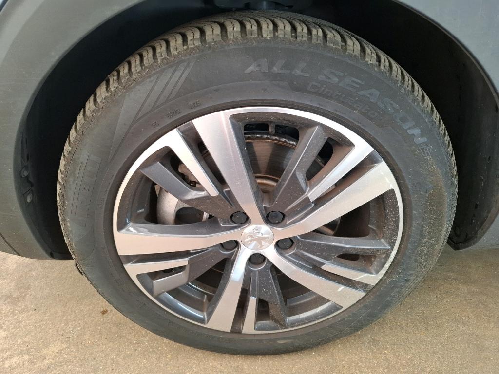 PEUGEOT 3008 Hybrid 225 e-EAT8 Active Pack 2023