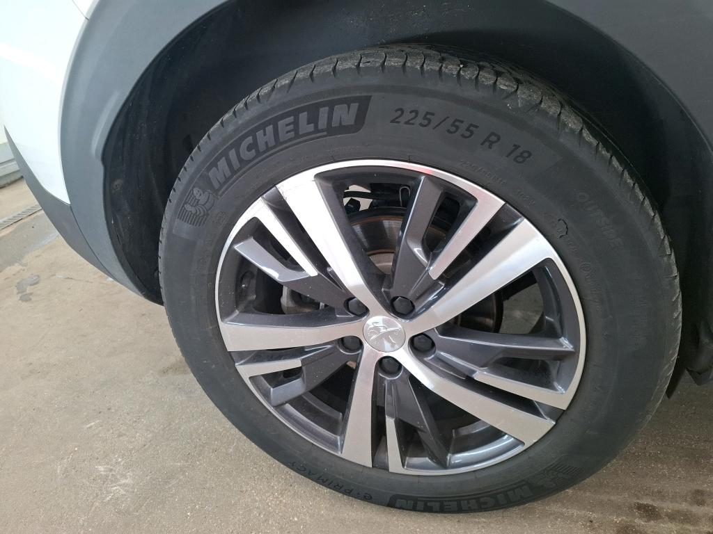 PEUGEOT 3008 Hybrid 225 e-EAT8 Active Pack 2023
